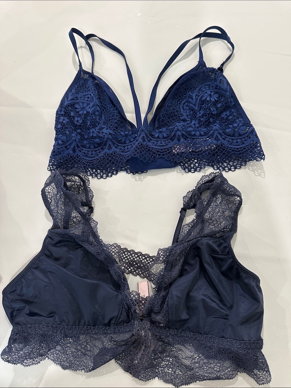 2 Medium Victoria’s Secret VS romantic lace bralette bras no underwire lining